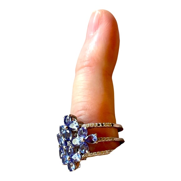 Tanzanite & Diamond Ring set in 925 Sterling. STS Artist made-Classic ring! - Picture 3 of 7